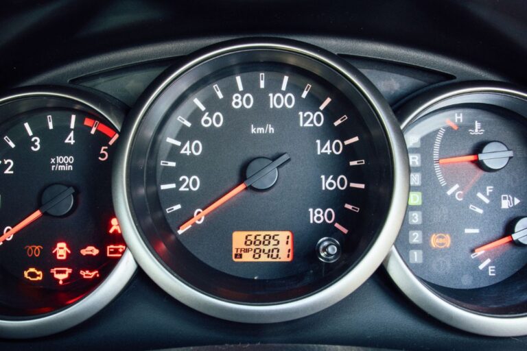 aiguille température moteur monte et descend